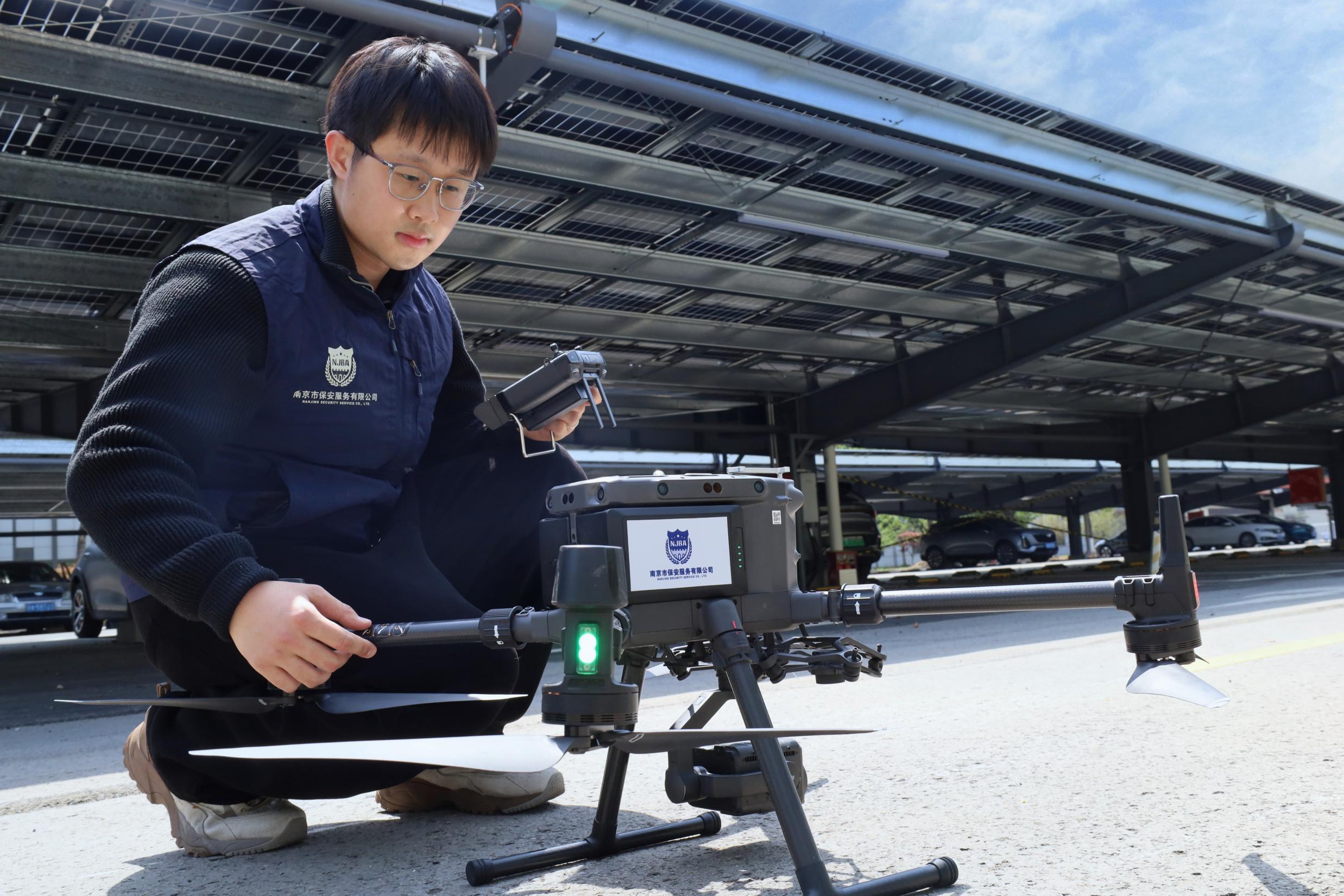 E:/25.12.10后 上傳網站留存/【回首2025】南京保安“五新”答卷迎接“十五五”/回首2025照片/23.jpg23