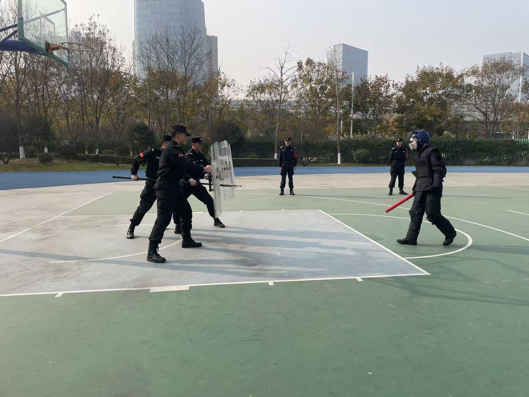 E:/25.12.10后 上傳網(wǎng)站留存/喜報！南京市保安服務(wù)有限公司建鄴分公司榮獲“校園最小應(yīng)急單元技能競賽”一等獎/照片/ef12cf02b7bf17801f82f2d7cee6249a.jpgef12cf02b7bf17801f82f2d7cee6249a