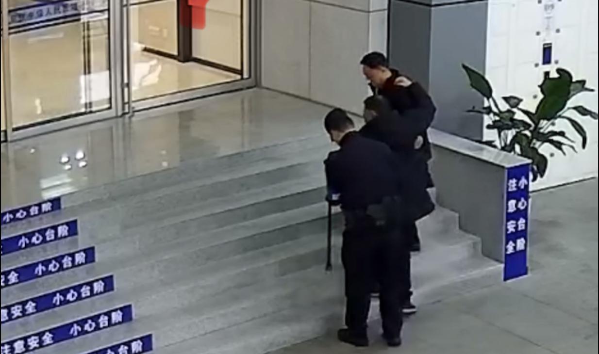 E:/25.12.10后 上傳網(wǎng)站留存/致敬“服務(wù)之星”劉禮兵！南京市保以專業(yè)守護(hù)安全，用溫情溫暖人心/照片/精修/5851dfcd78fd0f1bab3c514af4abc905.jpg5851dfcd78fd0f1bab3c514af4abc905